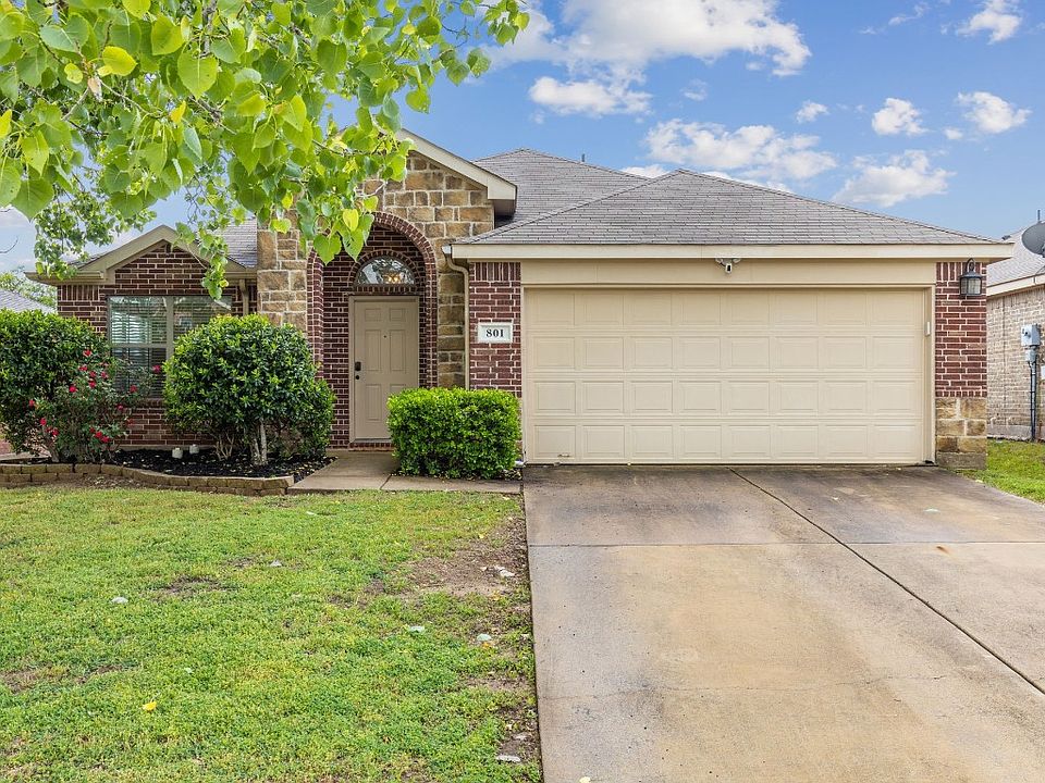 1st image of 801 Bamboo Dr