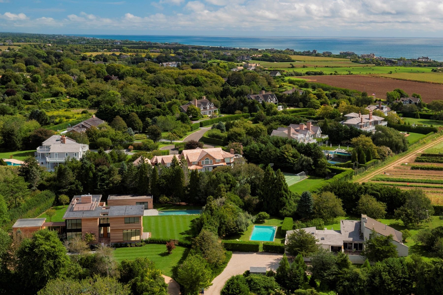 77 Seascape Ln, Sagaponack, NY 11962 Out East