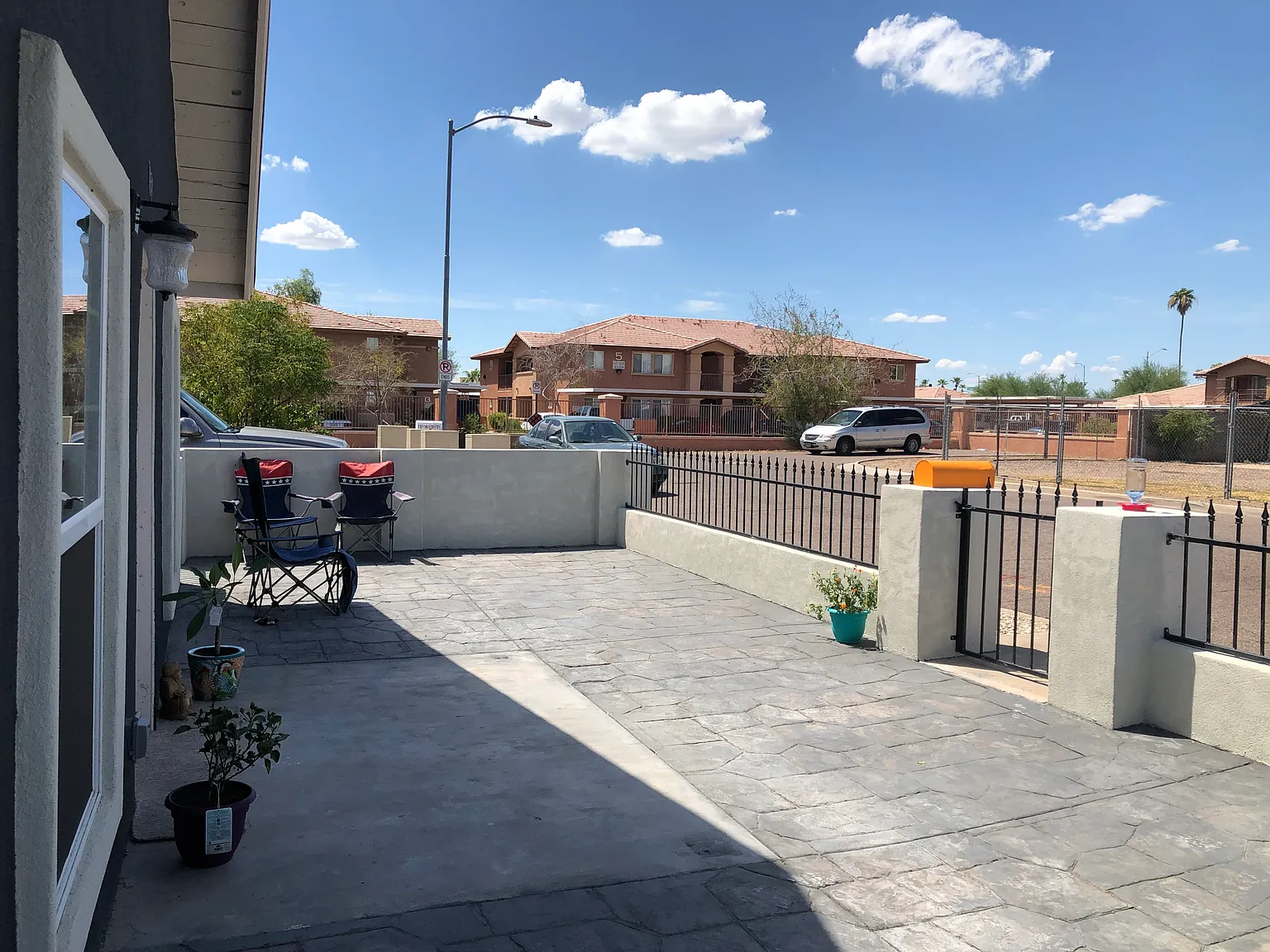 3 bed, 1092 sqft, $2,300 — Photo 2