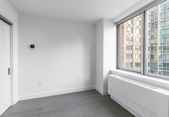 4th image of 101 W End Ave APT 6U