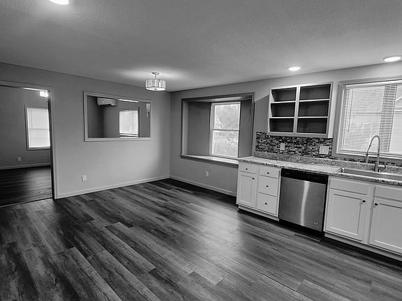 4th image of 707 N Logan St