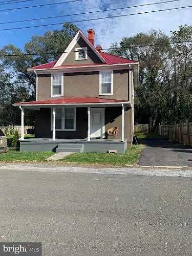 228 Fletcher St photo 1