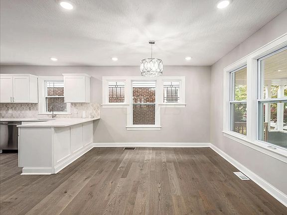 5th image of 1747 Sullivant Ave