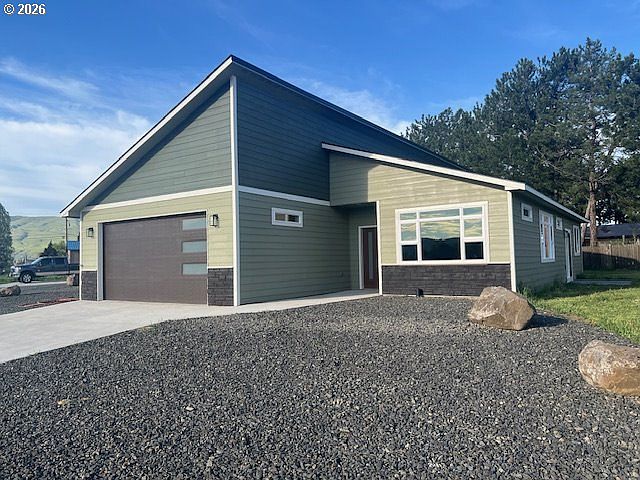 1st image of 402 Lolly Ln