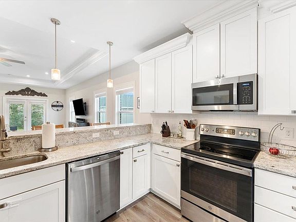 5th image of 4485 Summerfield Dr