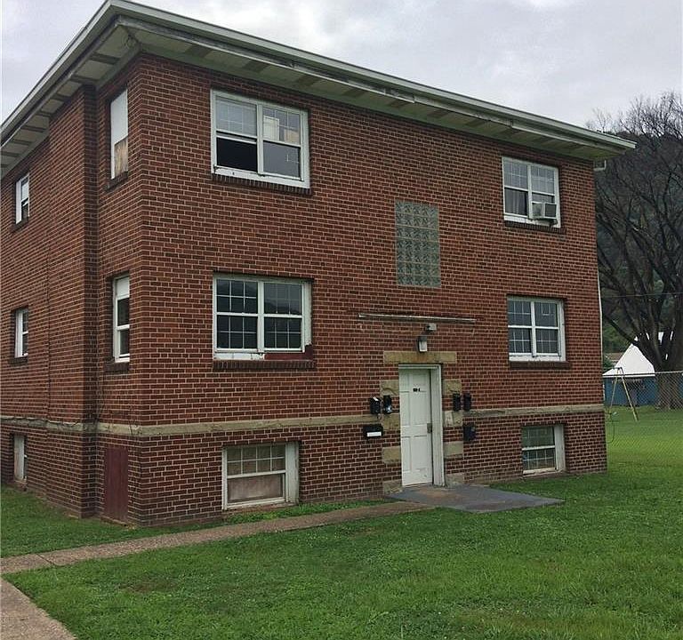 2nd image of 207 1/2 83rd St