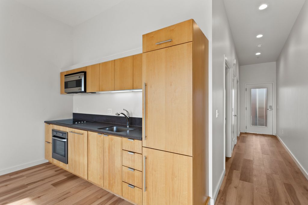 The Beverly, 2025 NE 44th Ave APT 410, Portland, OR 97213 apartment