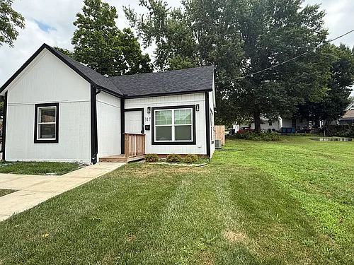 317 N Prairie St Photo 1