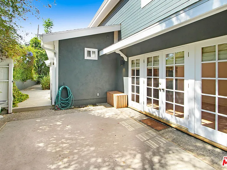 2401 Olive Ave — Photo 41