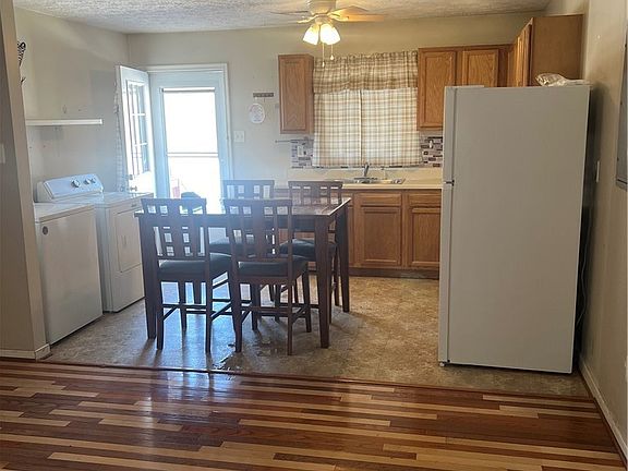 2nd image of 547 Level Green Rd