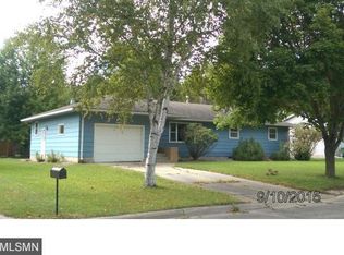 1409 Dogwood Ave N, Glencoe, MN 55336
