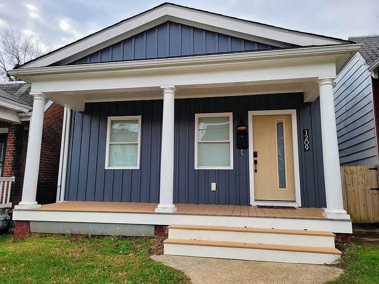1209 Idlewood Ave — Photo 1