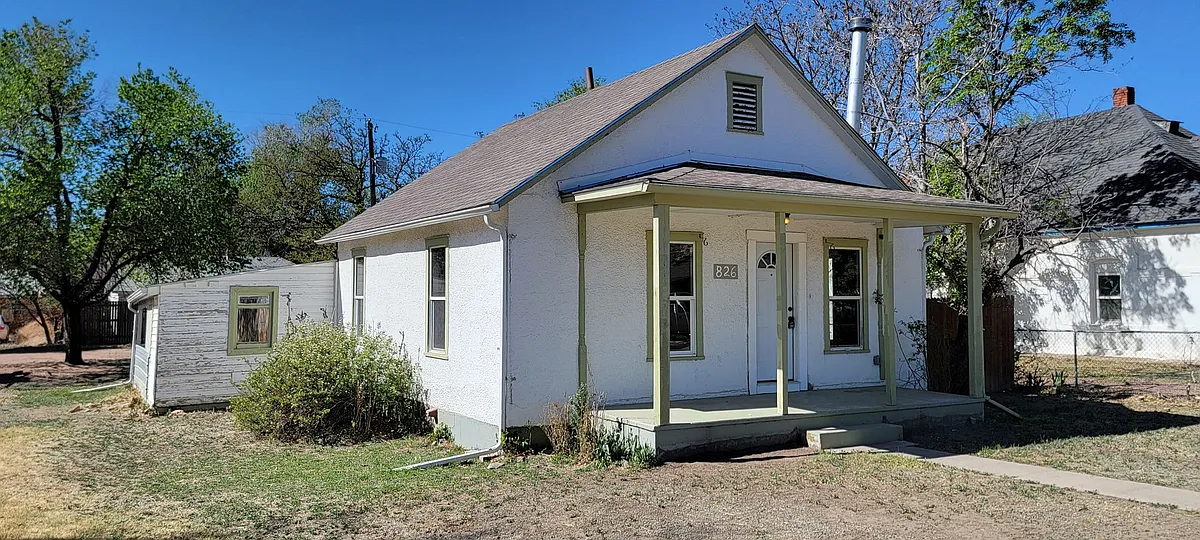 Building Photo - 826 Forest Ave