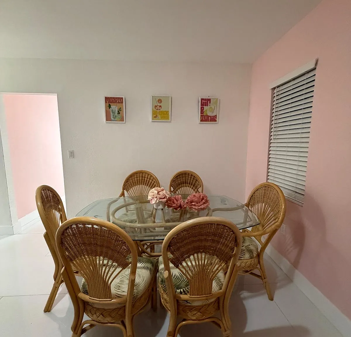 3 bed, 2332 sqft, $3,000 — Photo 2