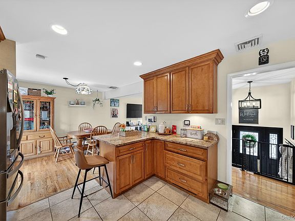3rd image of 38 Jefferson Drive