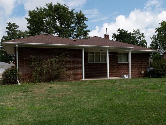 5th image of 2136 Beechwood St NE