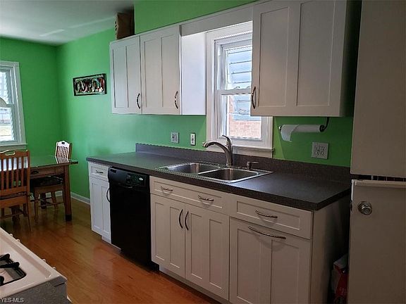 5th image of 3430 Center Dr