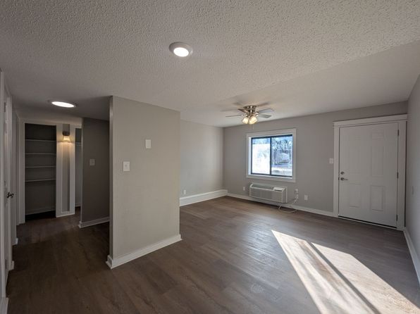 221 SW Eet St #0