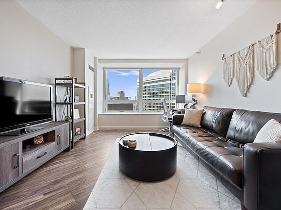 3rd image of 512 N McClurg Ct APT 3812