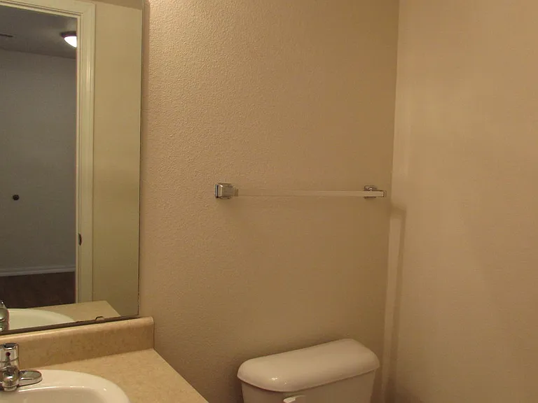 107 Andrews Dr — Photo 6