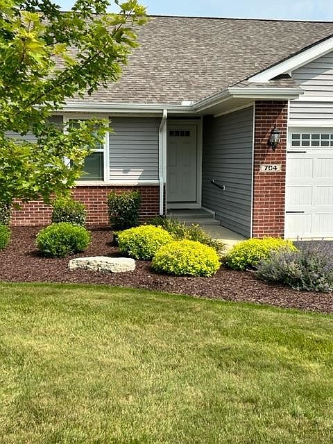 1st image of 704 Highland Dr