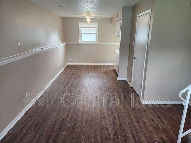 1010 Linden Dr — Photo 7