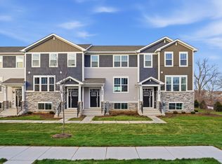 247 Settlers Pl, West Dundee, IL 60118