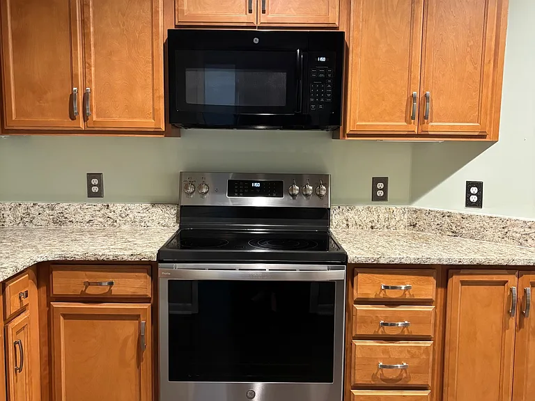 8052 Grey Oak Dr — Photo 7