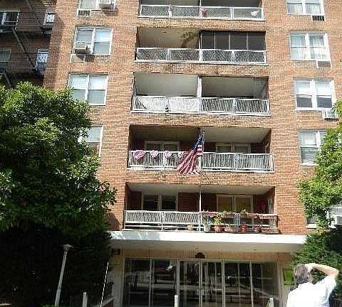 3rd image of 6011 Broadway APT 4T
