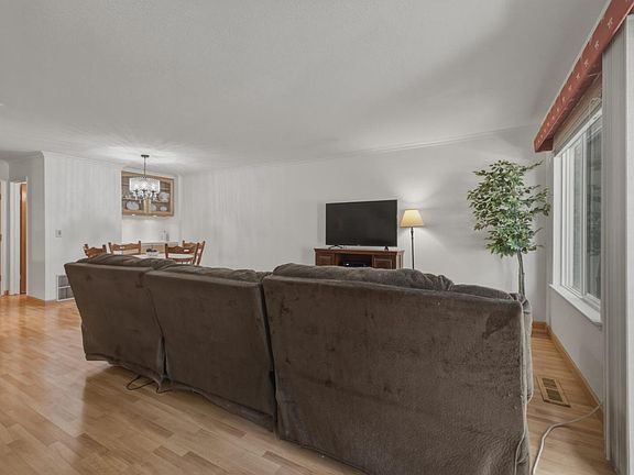 5th image of 539 Giuffrida Ave APT B