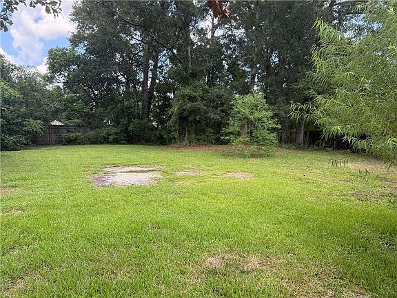 2nd image of Fremaux Ave