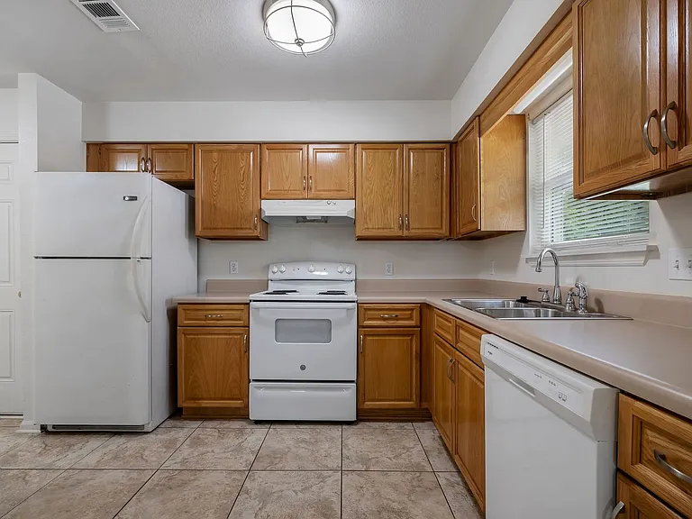 2801 Misty Garden Cir — Photo 6