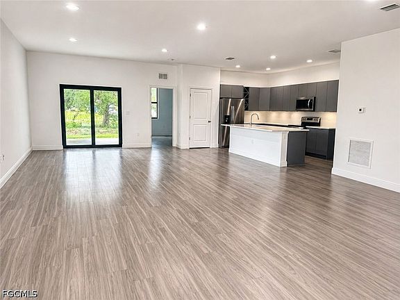 3rd image of 5002 Gramercy Rd