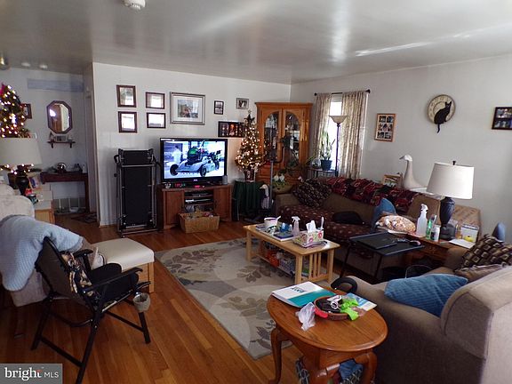 5th image of 2514 46th St