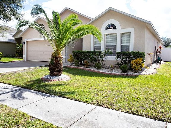 3rd image of 6929 Crown Lake Dr