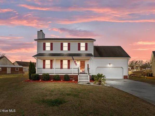 2004 Earls Court, New Bern, NC 28562