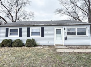 1703 Hedge Rd, Champaign, IL 61821