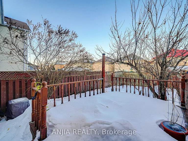 146 Billingsley Cres — Photo 39