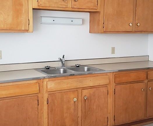 2nd image of 416 E Tycksen Dr