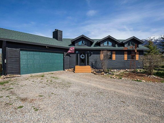 2nd image of 60 Buckrail Ln