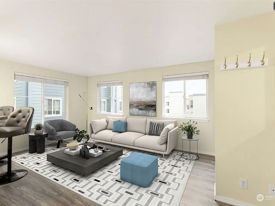 1st image of 300 10th Ave #203