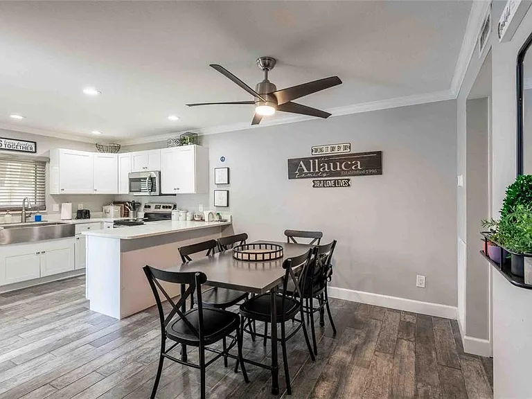 15307 W Pond Woods Dr #301 — Photo 9