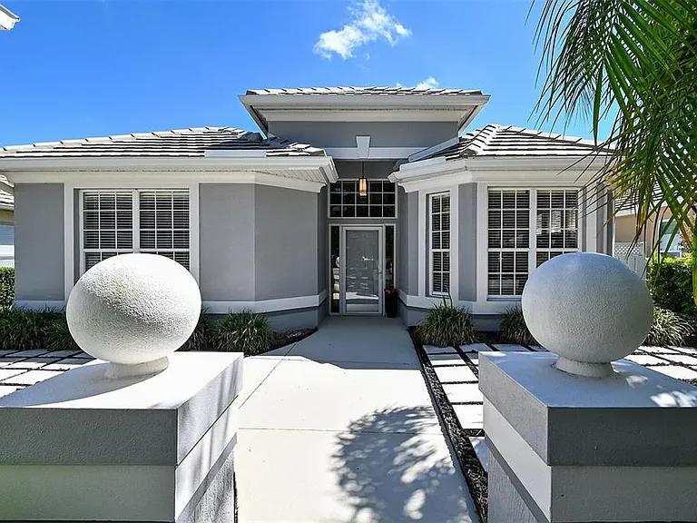 7131 Kensington Ct — Photo 4