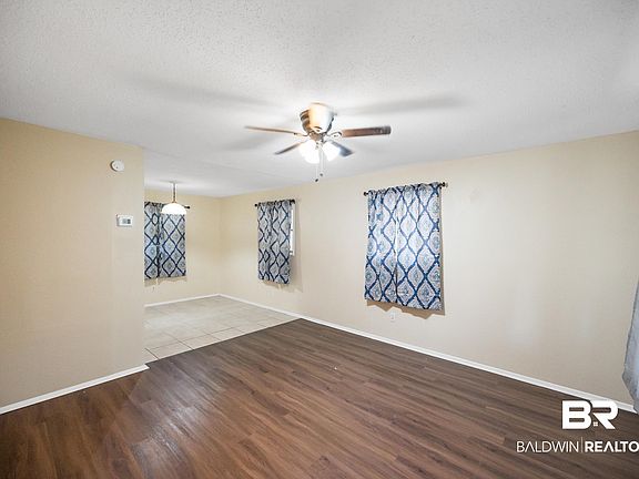 4th image of 4113 Seabreeze Rd N