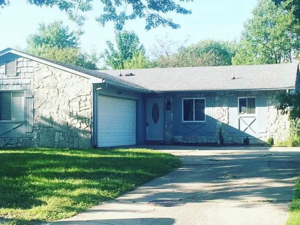 2nd image of 7829 Burr Oak Ct