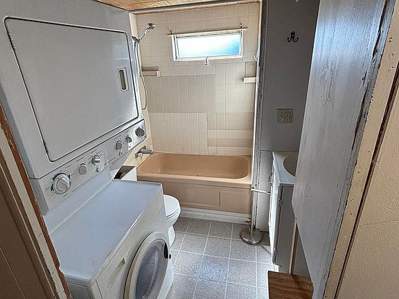 5th image of 2166 Wyo Ave #15