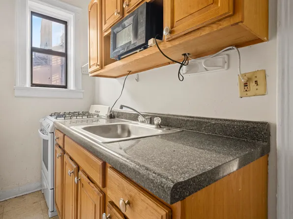 821 Bergen Avenue image 6 of 13