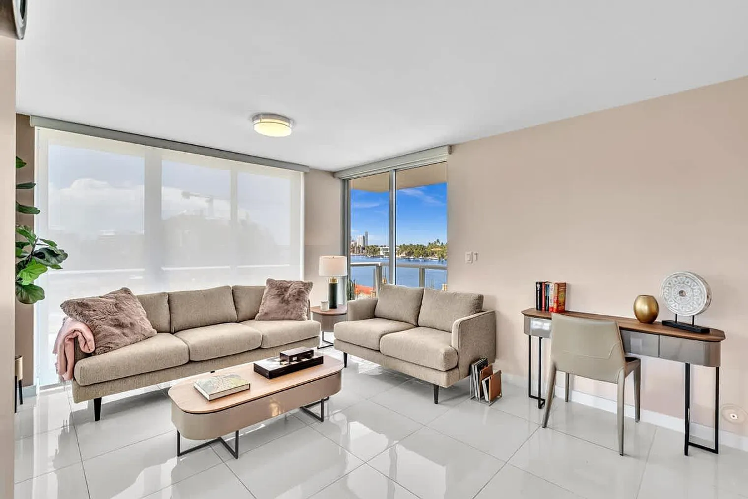 2 bed, 2.0 bath, 1367 sqft, $9,600 — Photo 1