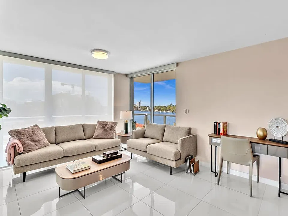 9901 E Bay Harbor Dr #3-ID1527184P