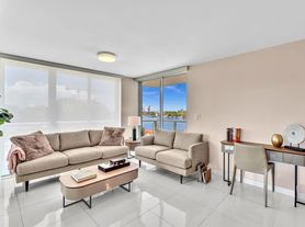 9901 E Bay Harbor Dr, Miami Beach, FL